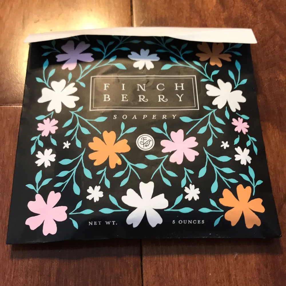 😍 Finch Berry Soap 😍
